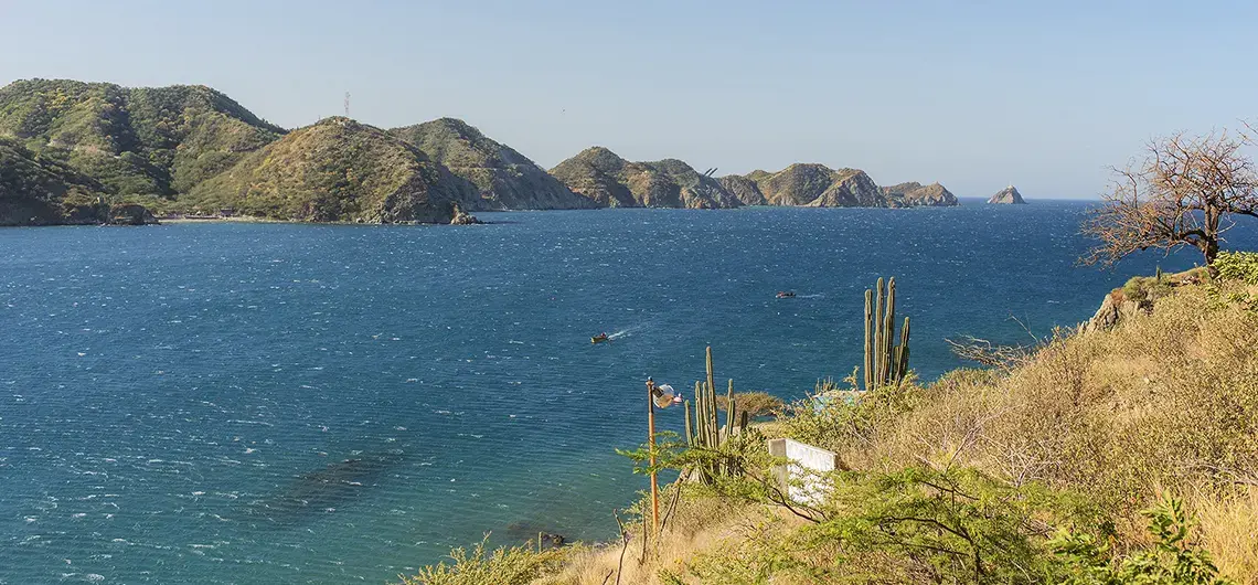 Playa y bahía de Taganga