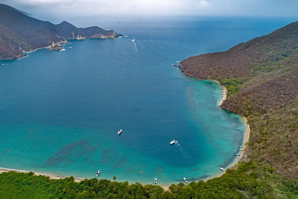 Tour a Playa Cinto Parque Tayrona — Bahía de Cinto