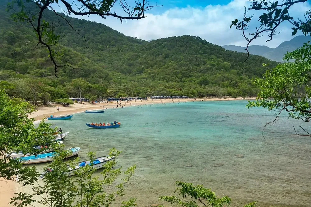 Tour a Playa Cristal en Lancha — Playa Cristal